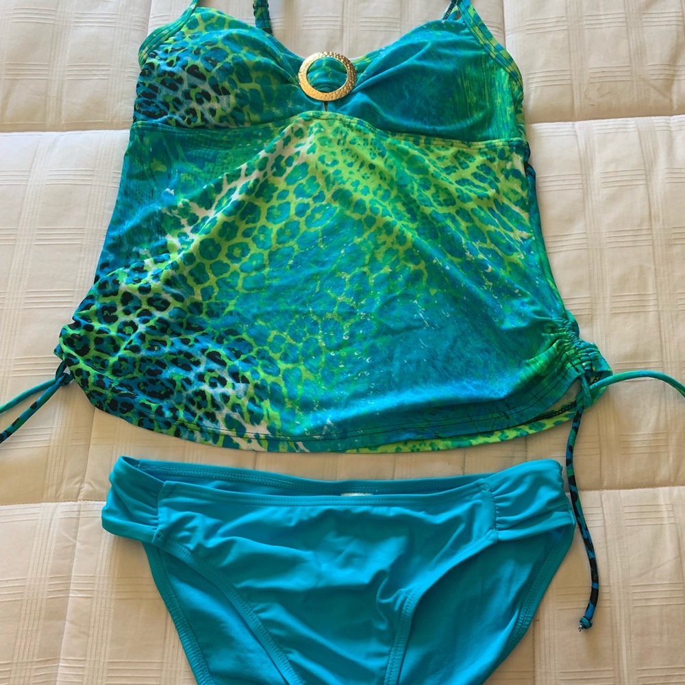 Beach Diva two piece swimsuit size 10 BNWOT